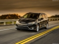 2018 Chrysler Pacifica featured