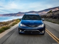 2018 Chrysler Pacifica front
