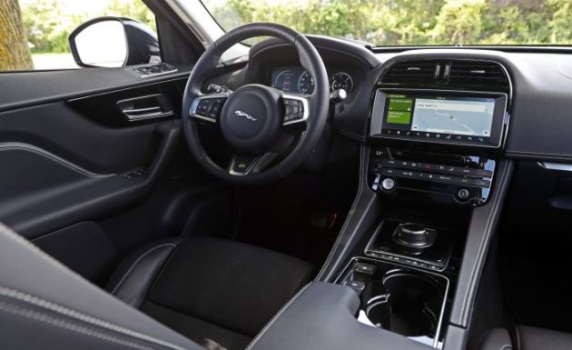 2019 Jaguar F Pace SVR interior 630x385