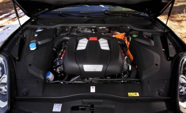 2019 Porsche Cayenne Coupe engine 630x384